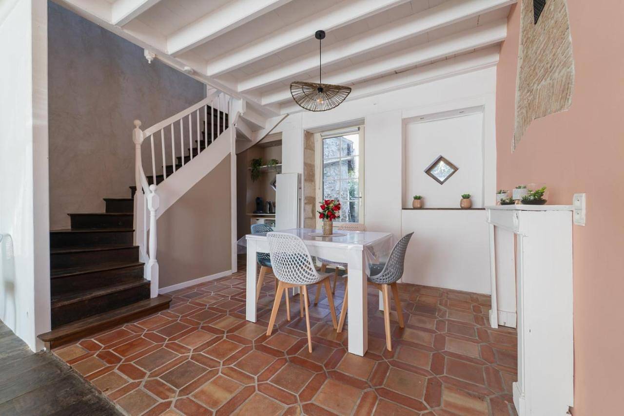 La Bonbonnière maison de ville 10 personnes in Sanxay, Vienne (France)