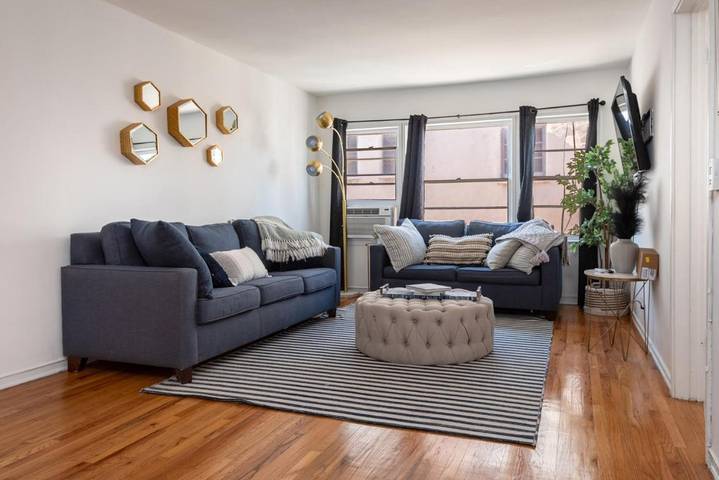 Location de vacances pour 6 personnes, avec jacuzzi et terrasse à Beverly Hills