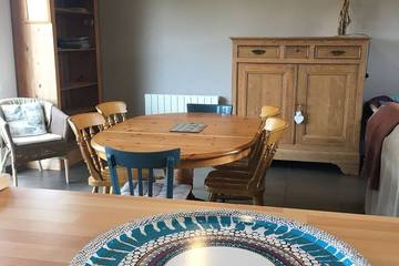 Gîte pour 7 personnes, avec jardin à Plévenon