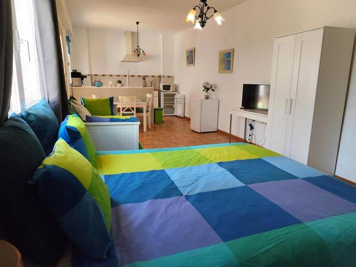 Apartamento de vacaciones para 2 personas, con piscina además de vistas y jardín - 1