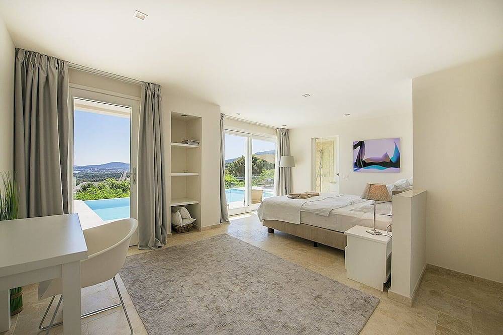 Modern villa with fantastic sea views in Portals Nous in Bendinat, Calvià