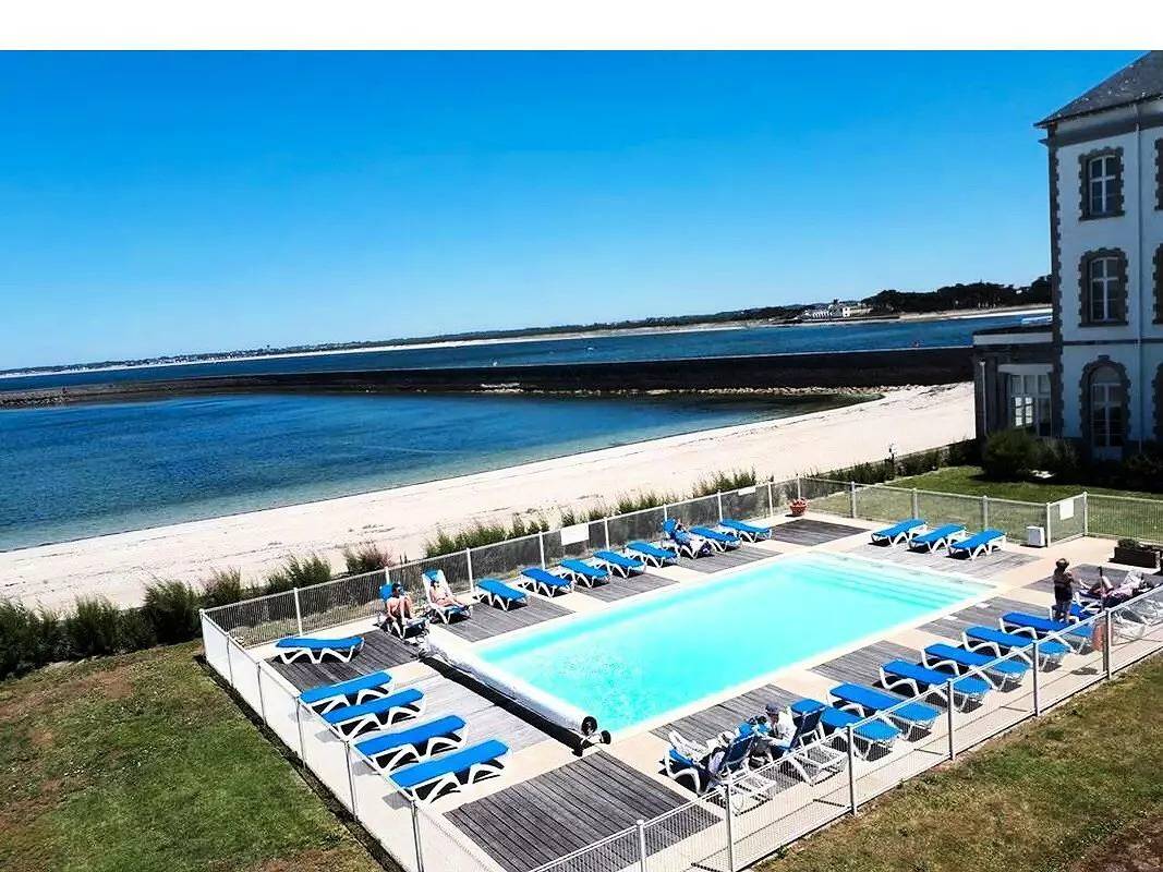 Entire apartment, Budget 1 bedroom apartment (4 people) in Le Croisic, Côte d'Amour