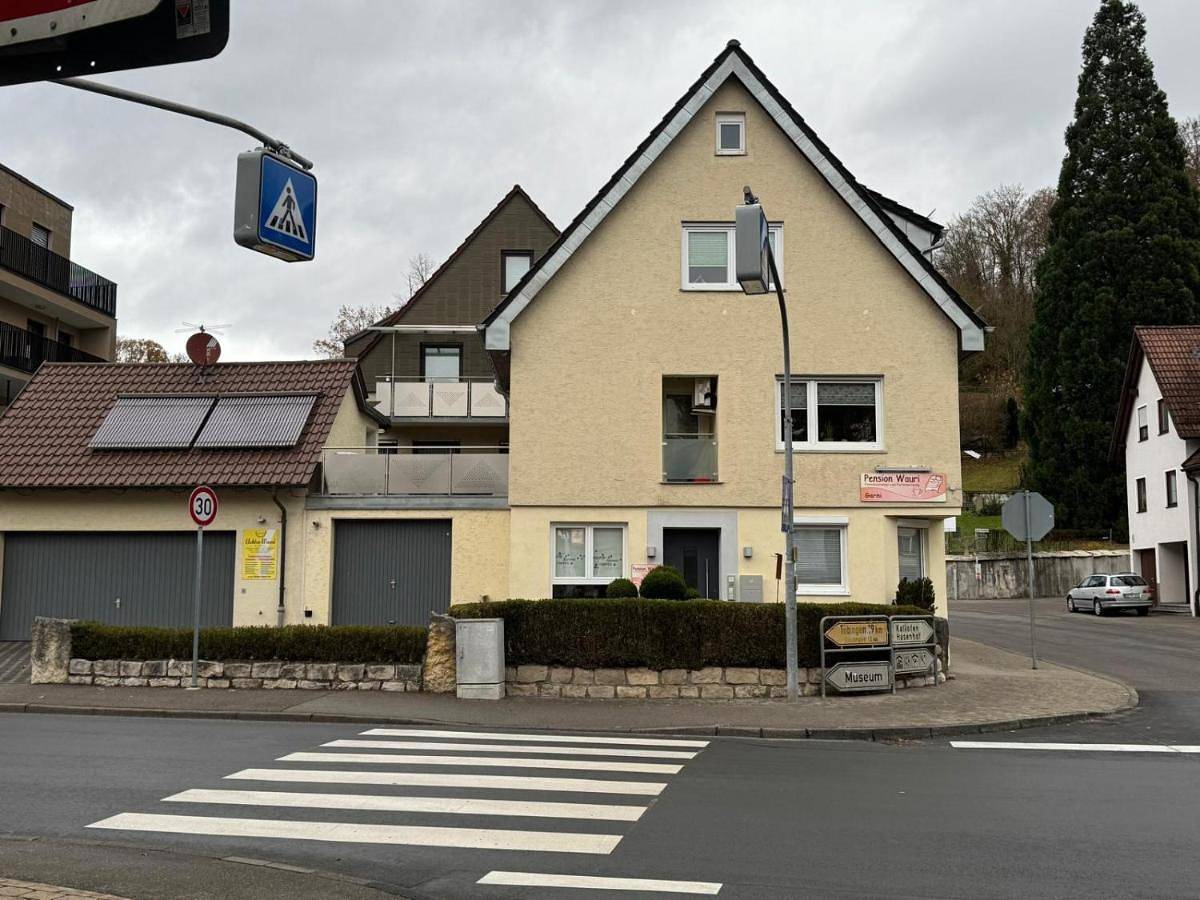 Ganze Wohnung, Ferienwohnung "Schwäbische Alb" , Pension Wauri in Waldenbuch, Landkreis Böblingen