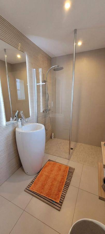 Chambre d’hôte pour 4 personnes, avec Terrasse et Jardin ainsi que Piscine et Vue à Salon-de-Provence - 3