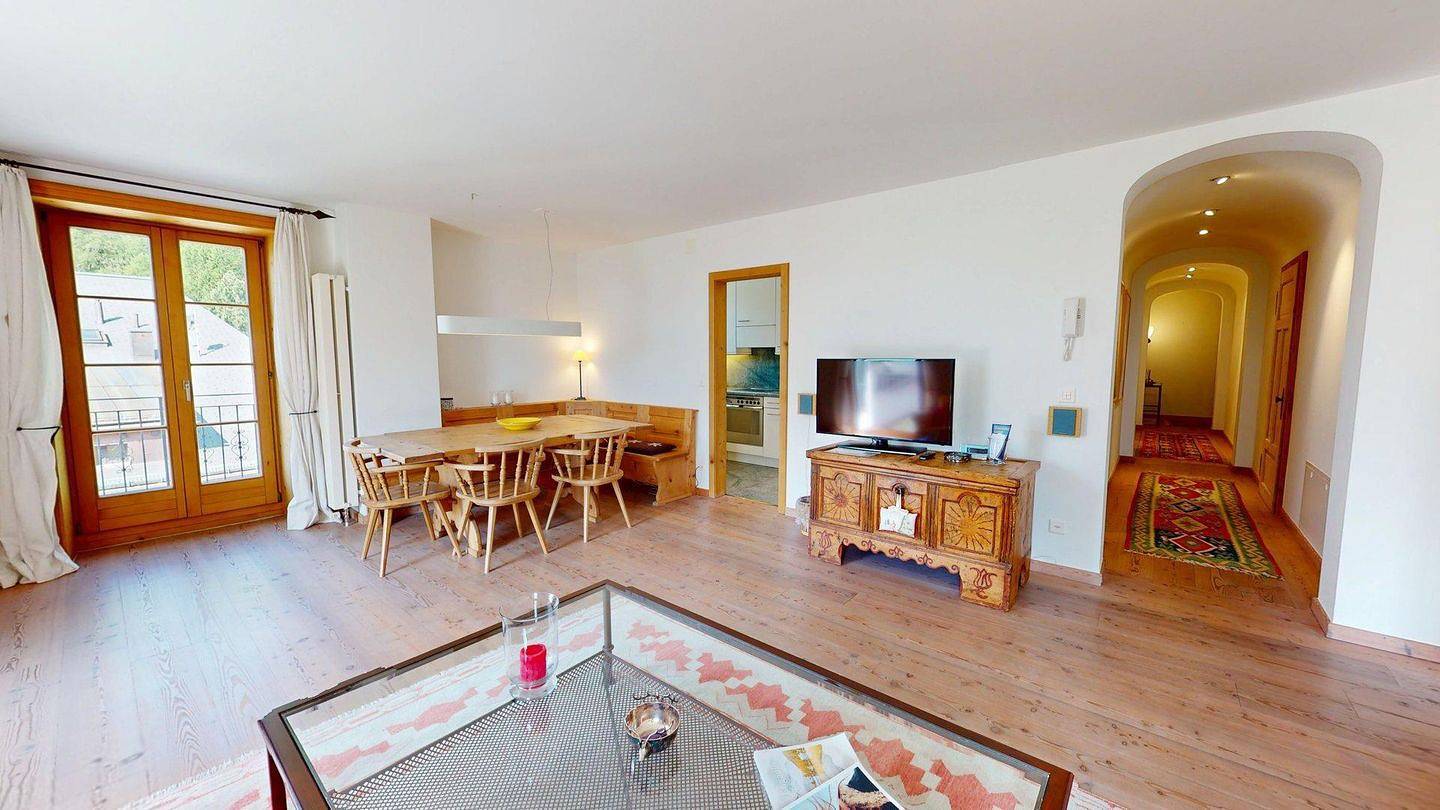 Ganze Wohnung, Ferienwohnung für 6 Personen mit Balkon in Silvaplana, Oberengadin