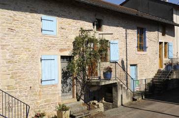 Gîte pour 5 personnes, avec jardin en Bourgogne-Franche-Comté