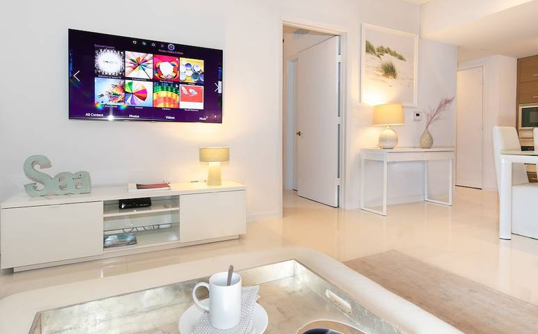 Loft for 4 people, with balcony and hot tub as well as sauna and pool in Miami