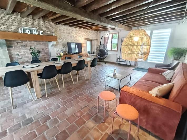 Location de vacances pour 10 personnes, avec Terrasse et Jardin à Bouhy