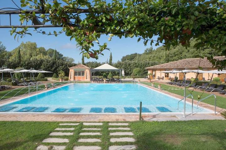 Hôtel pour 2 personnes, avec jacuzzi et sauna ainsi que jardin et piscine à Monteriggioni