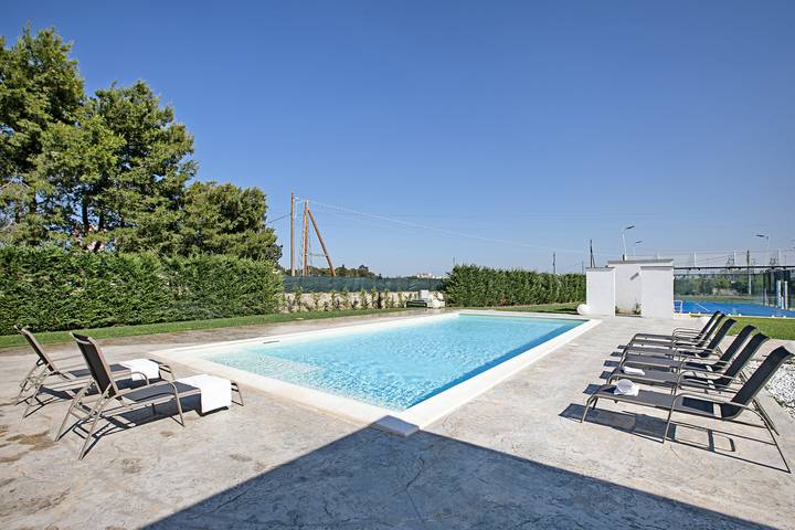 Appartamento per 4 persone, con piscina e balcone a Galatina