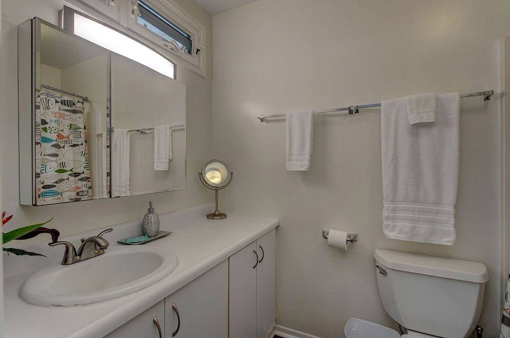 Willkommen bei Hilo Hale Kaumana! Minuten von der Innenstadt von Hilo. Schlaf 6 in Hilo, North Hilo