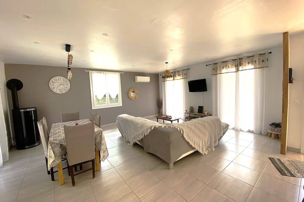 Completely renovated country house with air conditioning and garden in Allez-et-Cazeneuve, Región de Villeneuve-sur-Lot