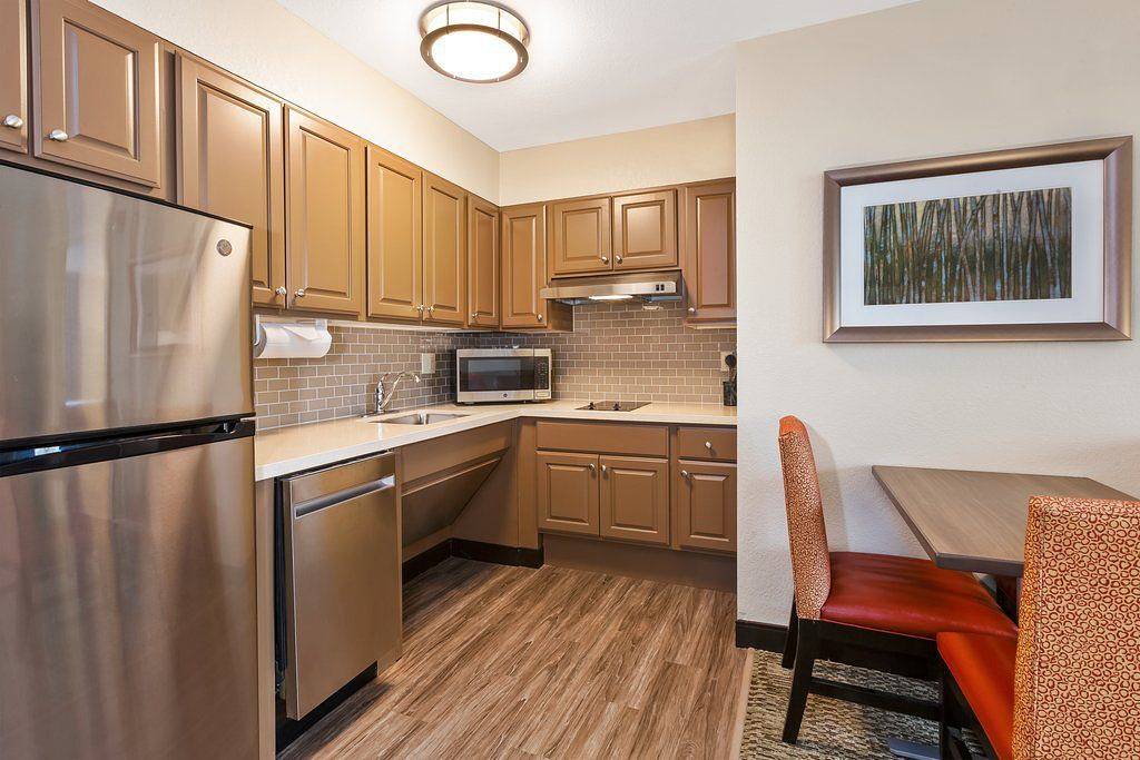 Apartamento entero, Staybridge Suites Kalamazoo in Kalamazoo (Míchigan), Condado de Kalamazoo