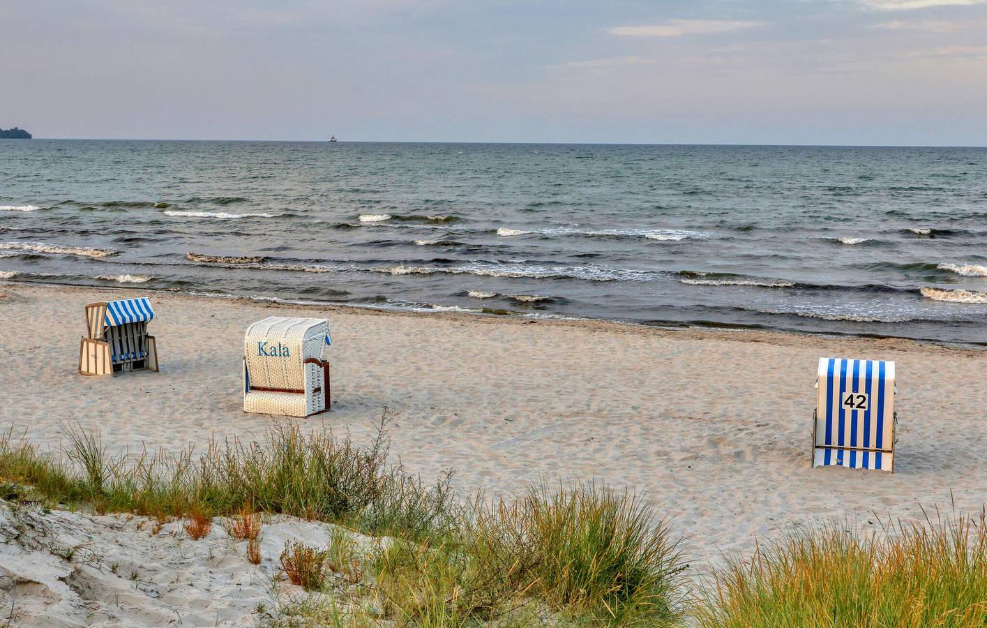 Ganze Ferienwohnung, Strandaufenthalt mit Spielplatz und WiFi in Juliusruh, Rügen
