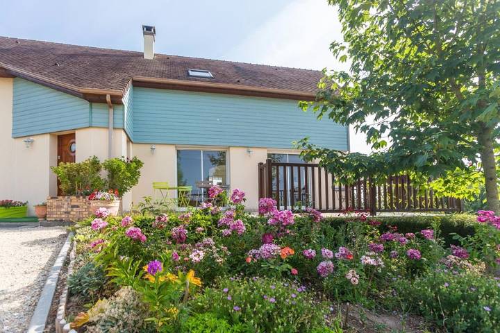 Chambre d’hôte pour 6 personnes, avec Terrasse ainsi que Jardin et Vue