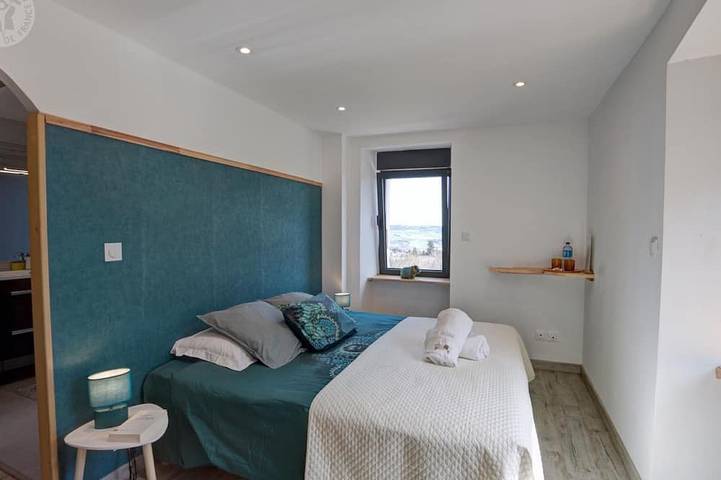 Gîte pour 9 personnes, avec terrasse à Saint-Julien-Molin-Molette - 2