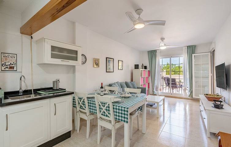Ganze Wohnung, Ferienwohnung "El Toyo" mit Gemeinschaftspool, privaten Terrassen und Wlan in Retamar, Almería