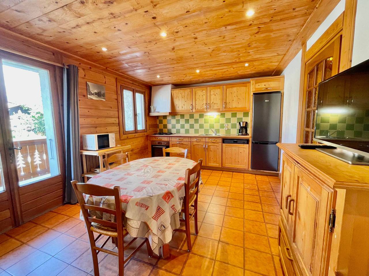 Apartamento entero, Apartamento acogedor, al pie de pistas, balcón, parking in Crest-Voland, Albertville region
