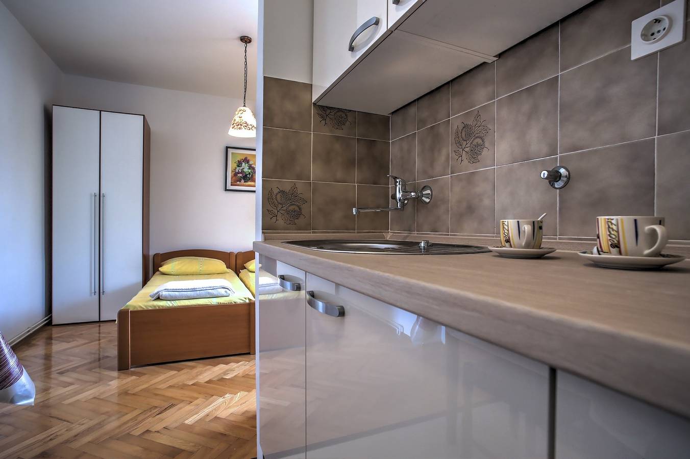 Ganze Wohnung, Studio Appartement mit Balkon Jezera (Murter) As-25262-b in Tisno, Murter