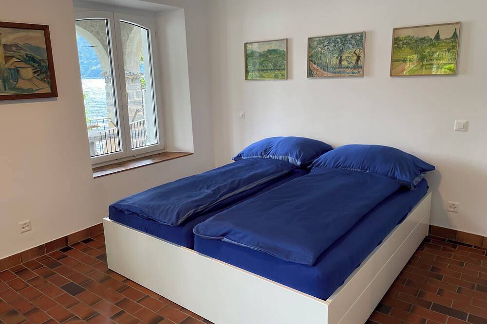 Ganze Wohnung, Gemütliche Ferienparadies mit direktem Seezugang und Terrassensitzplatz in Gambarogno, Lago Maggiore (Schweiz)