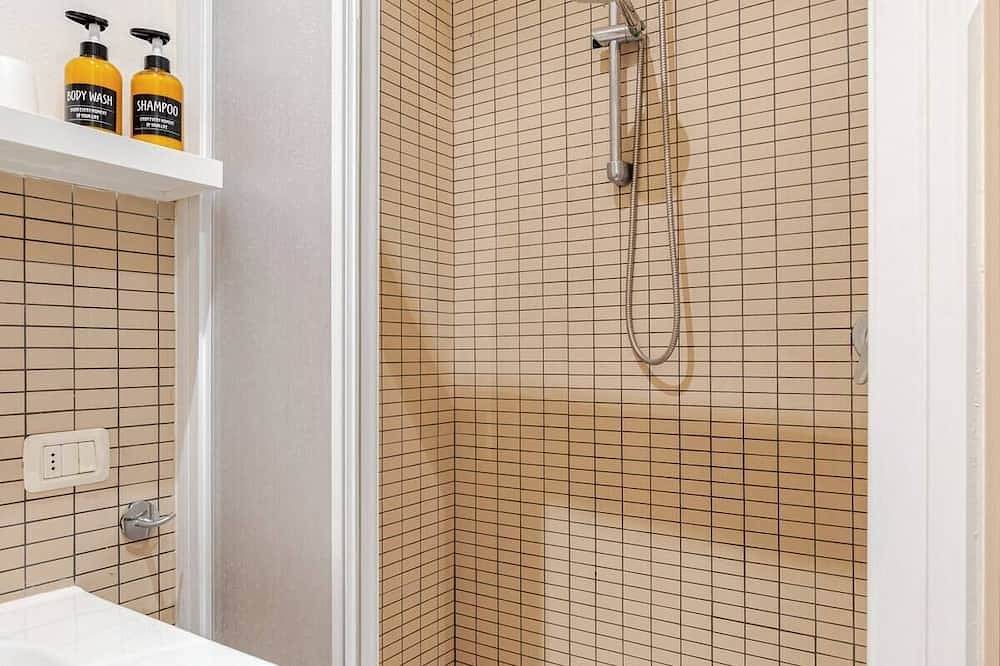 Entire apartment, Charming Condo Near Piazza Grande & Francescana in Modena, Modena Province