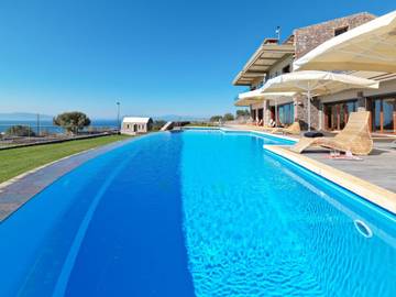 Villa for 16 People in Perdika, Aegina, Photo 2