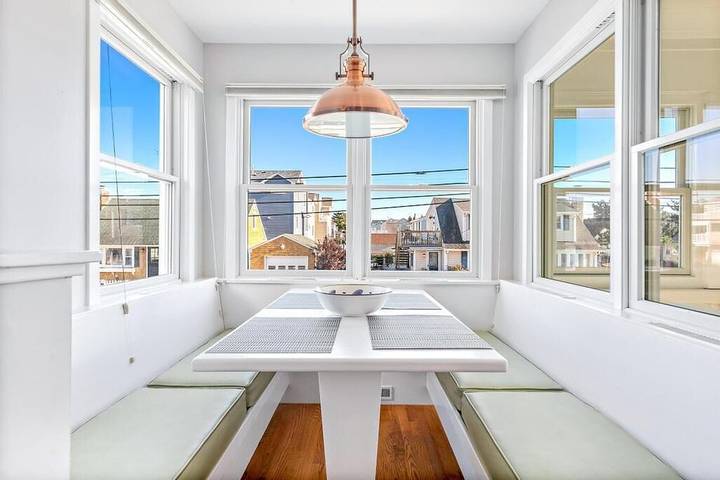 Vacation house for 10 people, with balcony and yard as well as hot tub in Long Beach Island