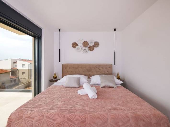 Ferienhaus für 10 Personen, mit Balkon in Maslenica