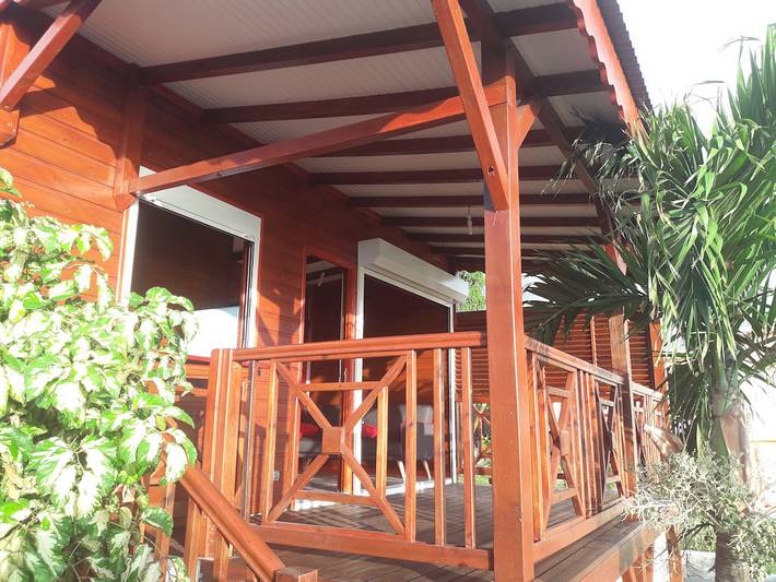 Location de vacances pour 2 personnes, avec piscine ainsi que jardin et balcon à Bouillante - 4