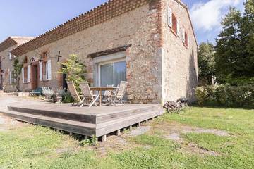 Gîte pour 6 personnes, avec jardin à Caignac