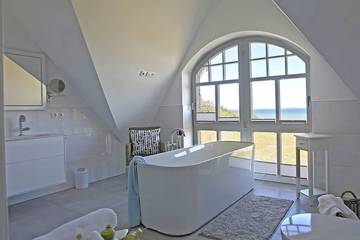 Strandhaus für 6 Personen, mit Sauna und Terrasse sowie Garten in Lobbe