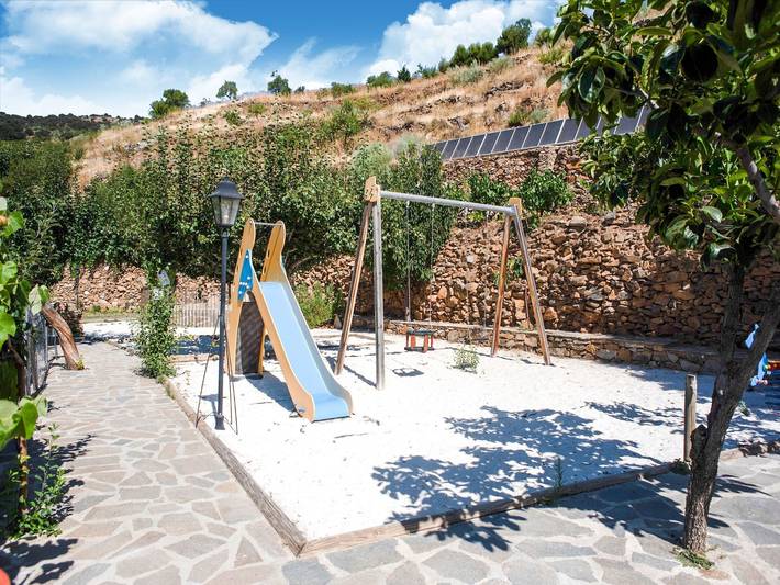 Rustic Cottage in Laroya with Swimming Pool and Terrace in Laroya, Cordillera Penibética