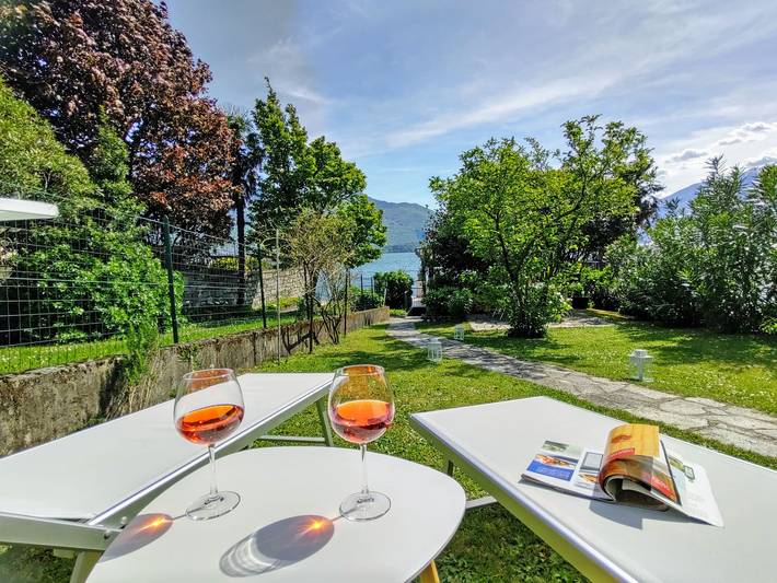 Ferienwohnung für 4 Personen, mit Balkon und Terrasse sowie Garten und Seeblick in Gera Lario