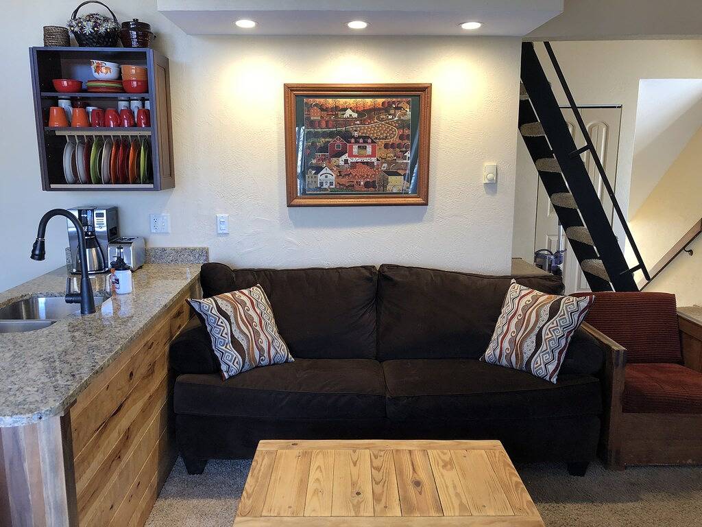 Ganze Wohnung, Erstaunliche 3 Schlafzimmer, praktisch auf den Pisten Neu mit brandneuen Küche renoviert in Hidden Valley, Pennsylvania