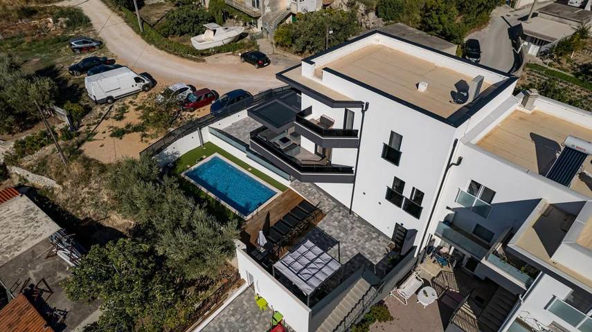 Villa pour 8 personnes, avec vue ainsi que piscine et jardin à Solin - 4