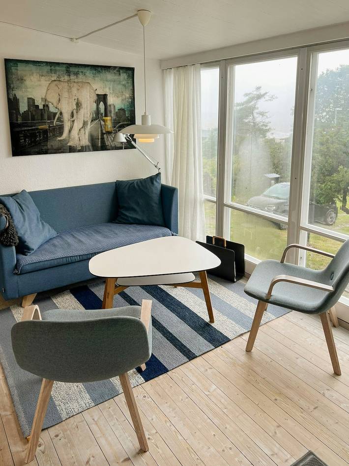 Arkitektritad stuga där hav möter skog i Haverdal in Haverdal, Halland