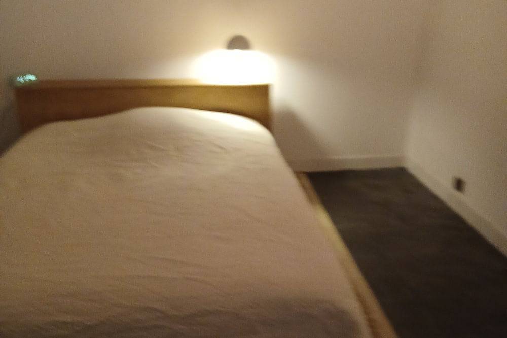 Ganze Wohnung, Studio, close to the Exhibition Center. in Issy-les-Moulineaux, Hauts-de-Seine