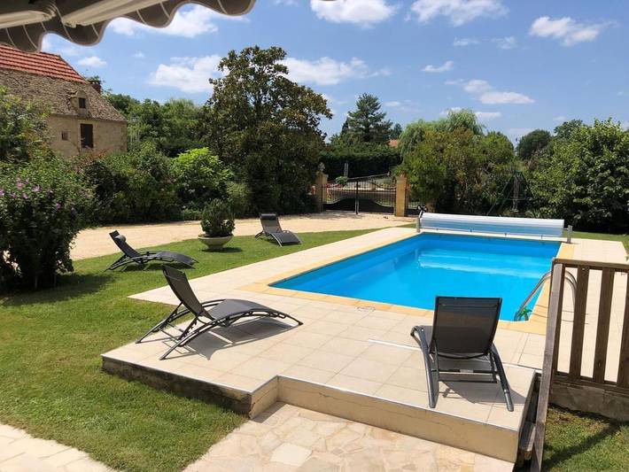 Gîte pour 15 personnes, avec jardin et piscine à Marcillac-Saint-Quentin - 4