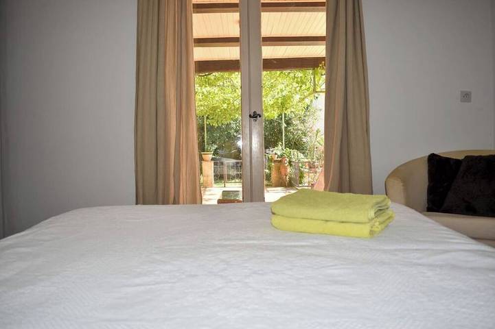 Location de vacances pour 10 personnes, avec jardin à Sernhac - 4