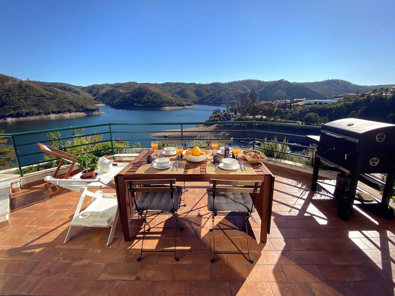 Ferienvilla "Blue Lake House" mit Sauna in Alentejo