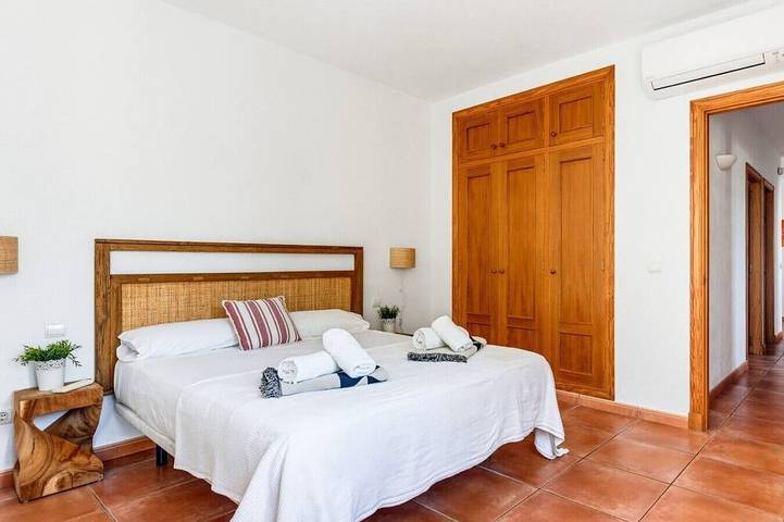 Villa Rose. Private swimming pool. Free Ac & Wifi in Binissafuller, Sant Lluís