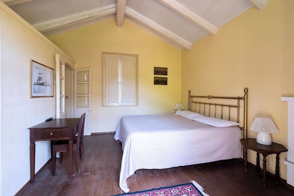 Villa Favorita - Caretaker's House in Bra, Cuneo Provinz