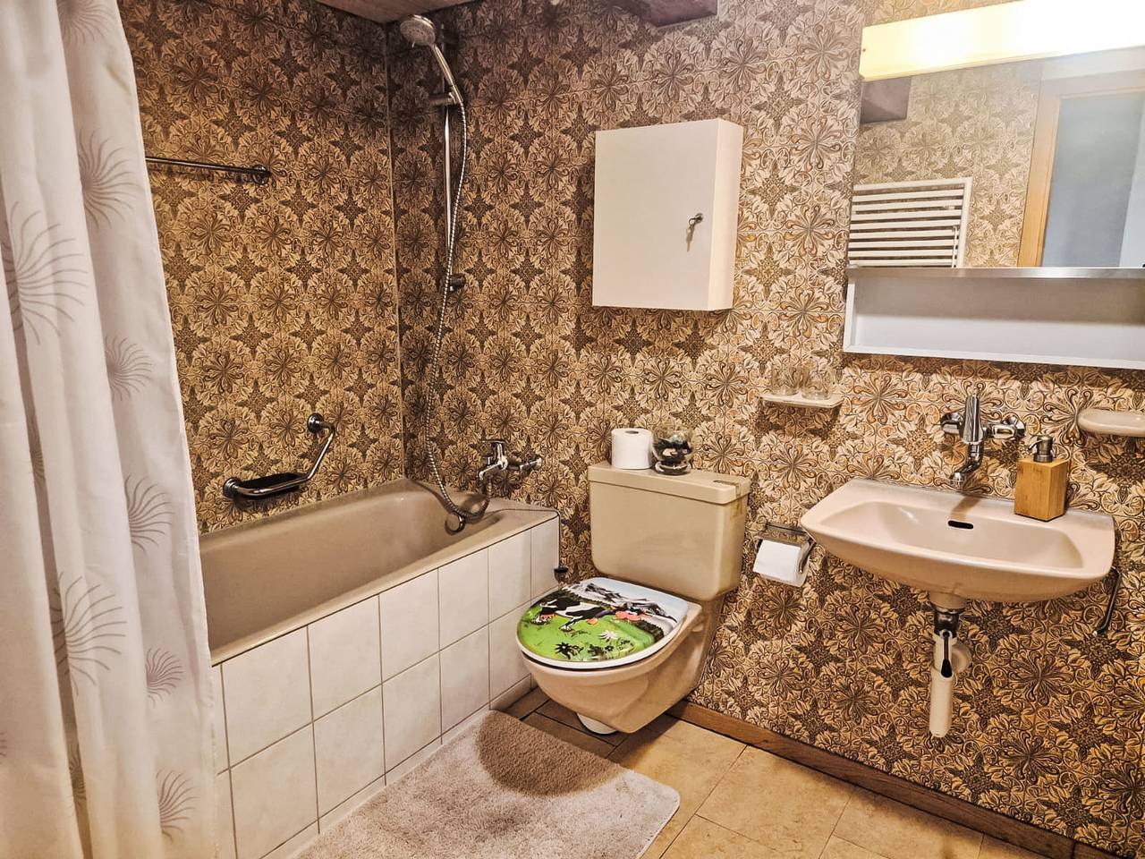 Ganze Wohnung, Hof Schürweid in Uttigen, Berner Oberland