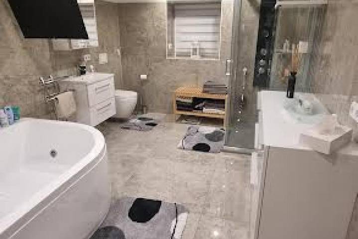 Ferienwohnung für 8 Personen, mit Terrasse in Ronnenberg