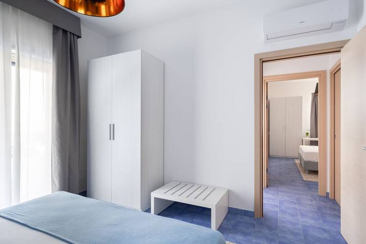 Appartement entier, Turquoise - trois-pièces au rez-de-chaussée avec terrasse vue sur la piscine in Capo d'Orlando, Province de Messina