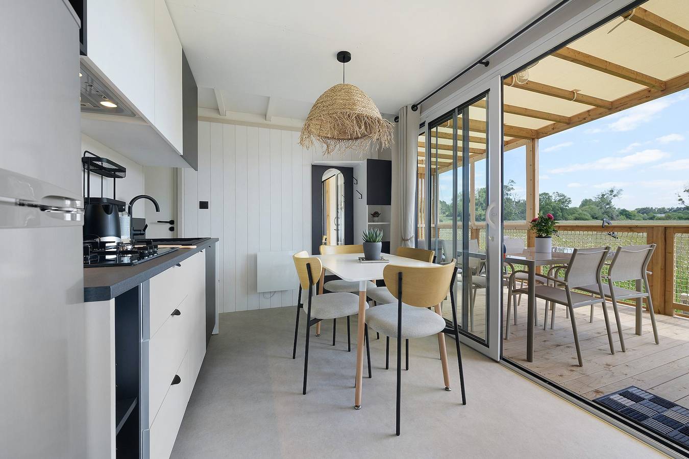Chalet 'Martinette' with Private Terrace, Balcony and Wi-Fi in Saint-Pair-sur-Mer, Côte de la Déroute