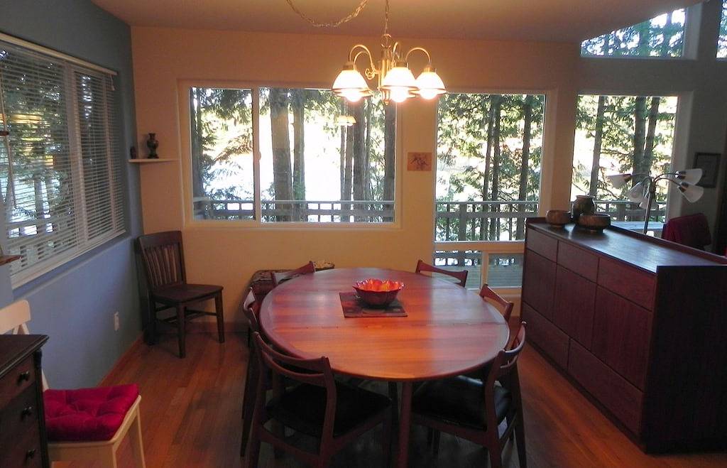 Neil Bay Waterfront Familie und tierfreundlichen Immobilie! in Roche Harbor, San Juan Island