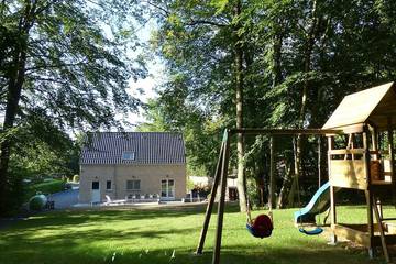 Location de vacances pour 8 personnes, avec jardin à Beauraing