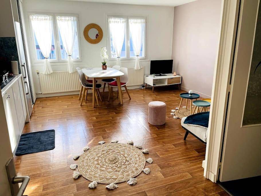 Appartement entier, Appart, chantier naval, très cosy et vintage in Saint-Nazaire, Côte d'Amour