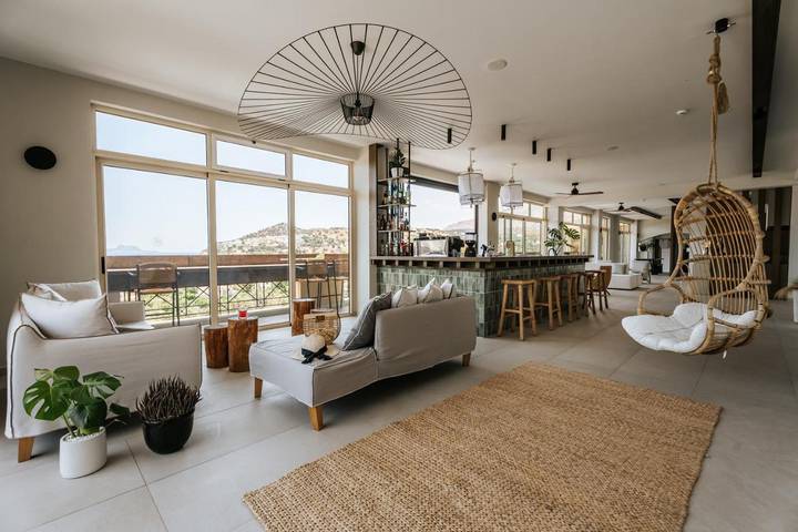 Hôtel pour 3 personnes, avec jardin ainsi que piscine et vue